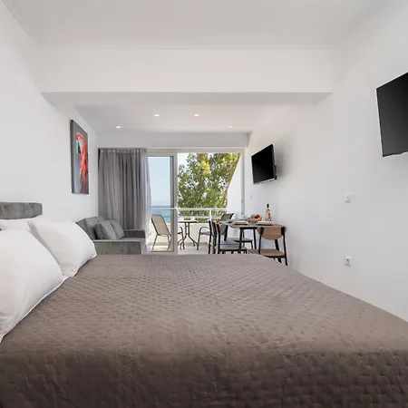 Mare - Elegant Beachfront *