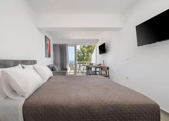 Kos Mare - Elegant Beachfront Stay *