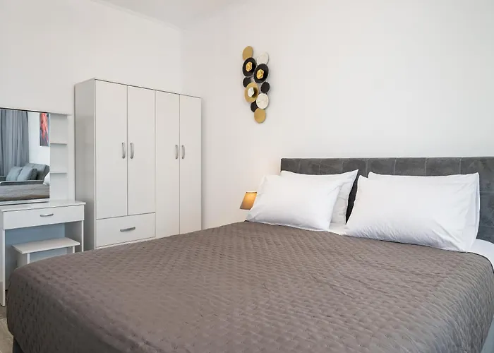 Mare - Elegant Beachfront Appartement